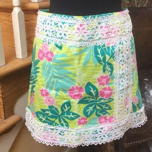 Lilly Pulitzer Floral Skirt w Lace Trim 2